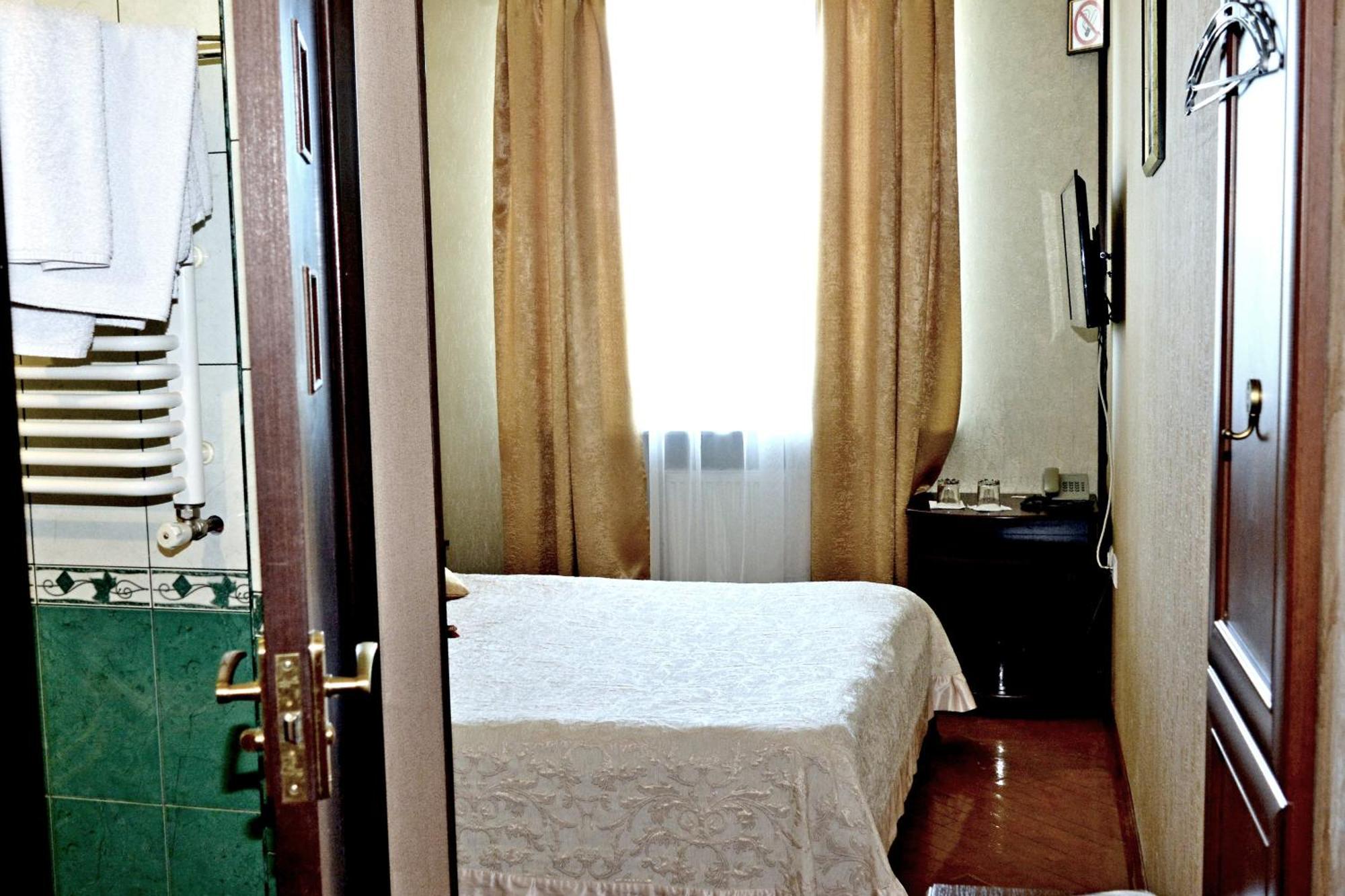 Argo Hotel Liov Exterior foto