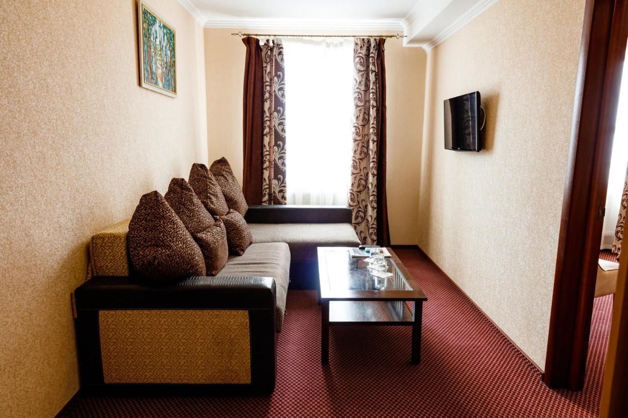 Argo Hotel Liov Exterior foto